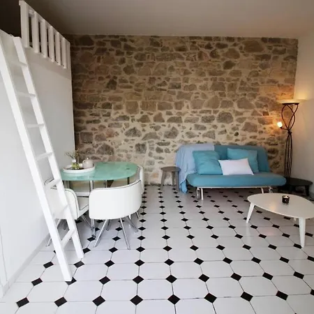 Апартаменты Cote Des Basques & Halles A Pied - Studio 2 A 4p. *